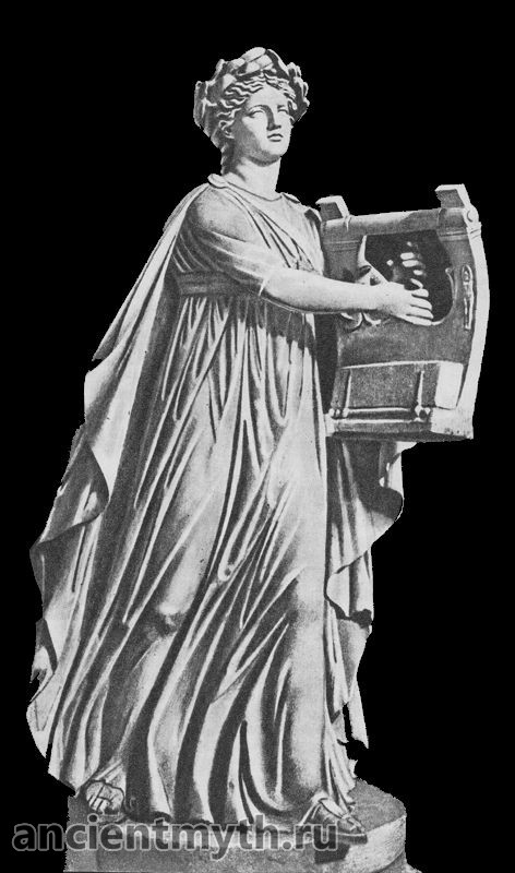 Apolo é o deus da luz e também o deus patrono das artes, tocando a cítara.